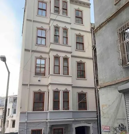 Apartmán 2br, 2ba, 2nd Floor Of Historical Building, Galata Istanbulská provincie
